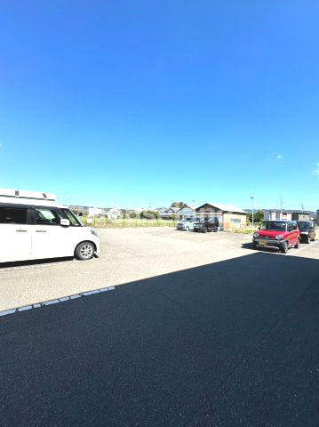 イソラ フェリジェⅡの駐車場