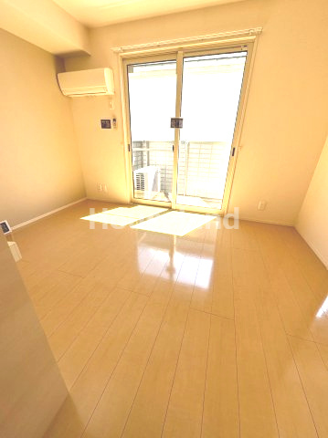 イソラ フェリジェⅡの居間・リビング