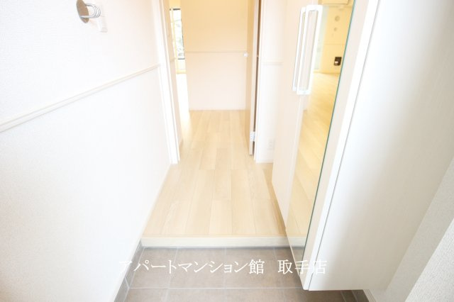 パークヒルズ利根五番館の玄関