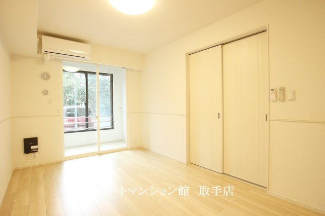 パークヒルズ利根五番館の居間・リビング