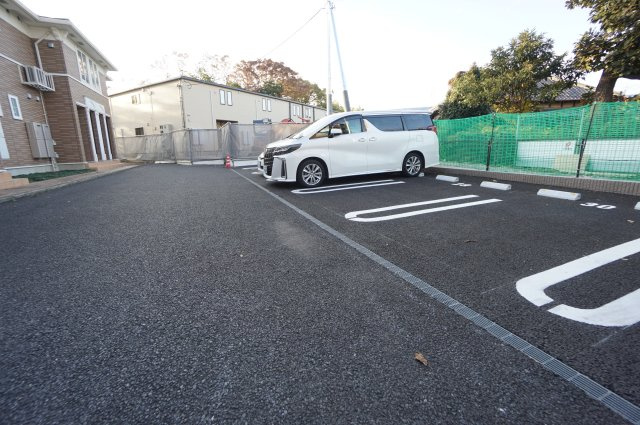 パークヒルズ利根五番館の駐車場