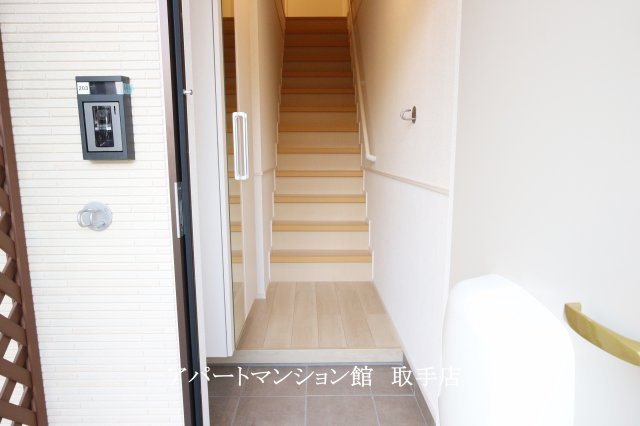 パークヒルズ利根五番館の玄関