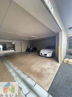 【駐車場】