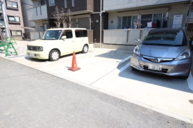 ラズベリーの駐車場