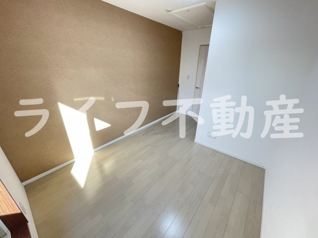 グランドプリッ２長瀬の寝室|落ち着いた色調の寝室です