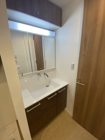 Residenza Eroeの独立洗面台