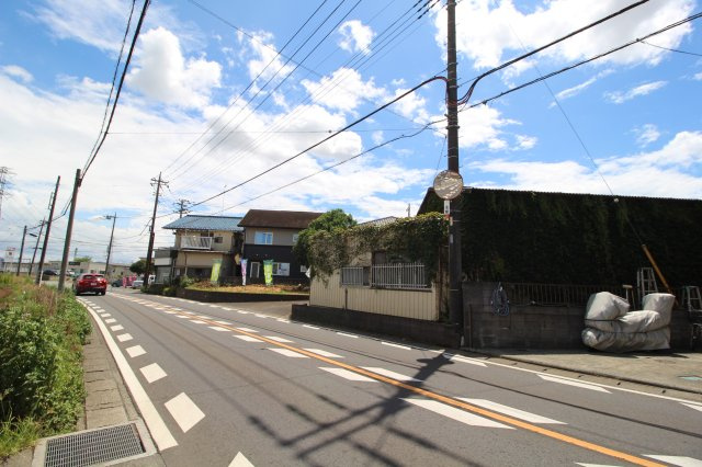 坂戸市中小坂　建築条件なし売地　「鶴ヶ島駅」徒歩33分　敷地97坪の周辺