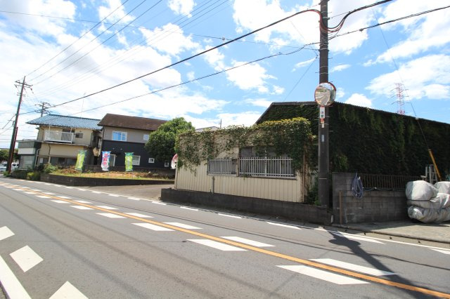 坂戸市中小坂　建築条件なし売地　「鶴ヶ島駅」徒歩33分　敷地97坪の周辺