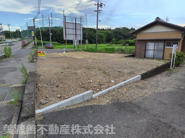 ６１３８６　関市山田土地の外観