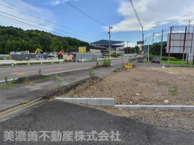 ６１３８６　関市山田土地の外観