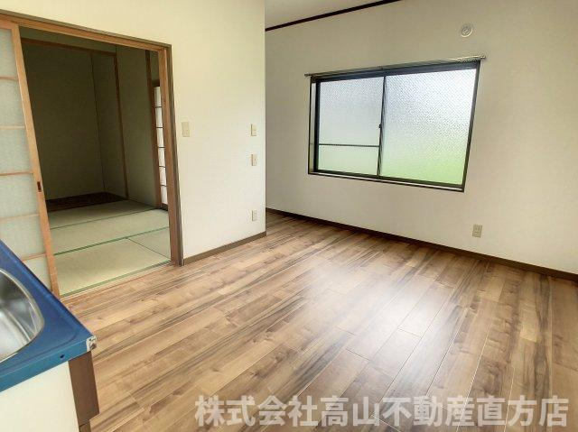 花田貸家の居間・リビング