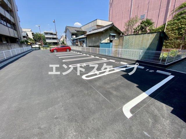 グランチェスタ三河の駐車場|高崎、前橋エリアのお部屋探しはエンドスケープまで！お客様の理想お聞かせ下さい♪