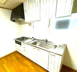 【キッチン】 | ニュークレブランド城南 | コンパクトなキッチンで掃除もラクラク