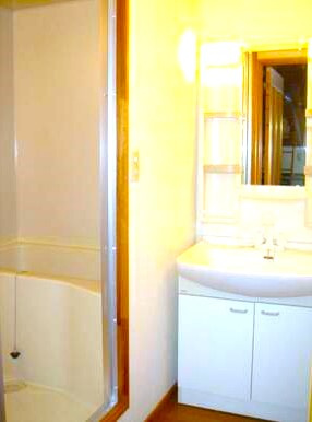 【洗面所】 | ニュークレブランド城南 | スペースが確保できる洗面所です