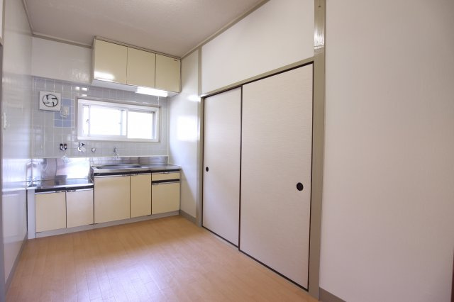 東垂水南（4）住宅の居間・リビング