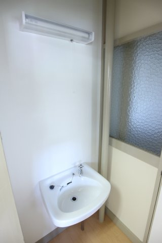 東垂水南（4）住宅の洗面所