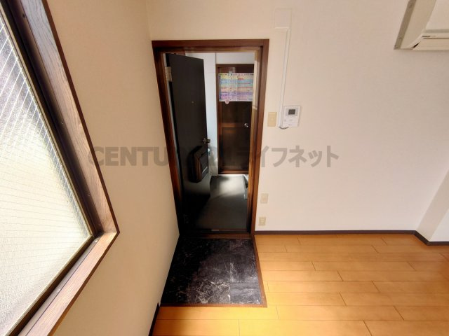 【玄関】 | ウィスパービル