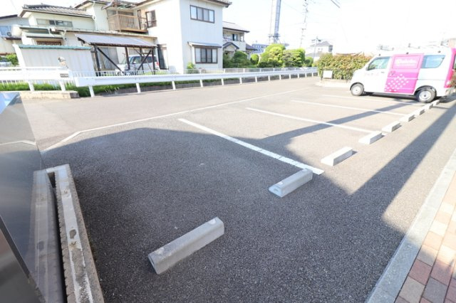 ドミールＹの駐車場|駐車場