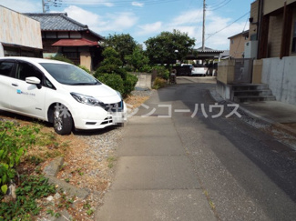 【前面道路含む現地写真】
