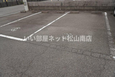 【駐車場】 | エヴァグリーン南斎院