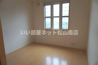 【居間・リビング】 | エヴァグリーン南斎院