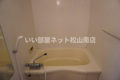 【浴室】 | エヴァグリーン南斎院