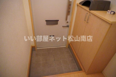 【玄関】 | エヴァグリーン南斎院