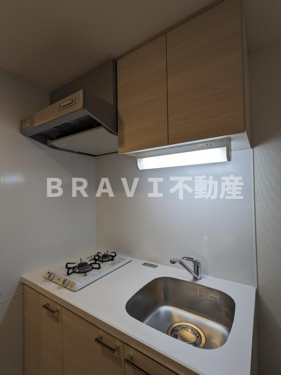 エスリード大阪城アクシス BRAVI不動産のキッチン|【エスリード大阪城アクシス】コンパクトなキッチンで掃除もラクラク