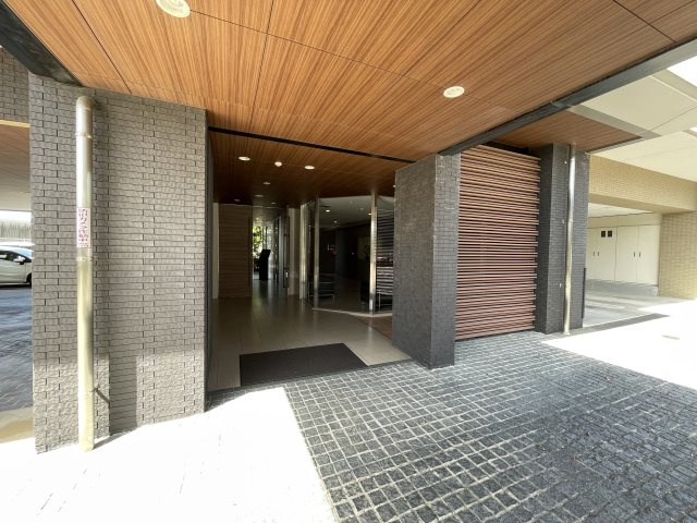 ポーラスター野中町のエントランス