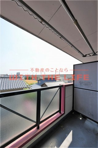  アイビーコート12の月【キャッシュバック対象物件】のバルコニー|陽当たり良好なバルコニーです