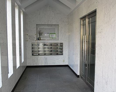 【ロビー】 | ホワイトハウス25 | 建物の内部です