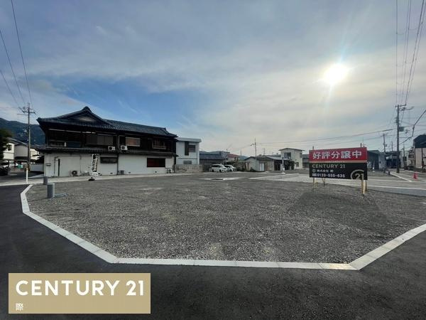 日方分譲地 11号地の前面道路含む現地写真
