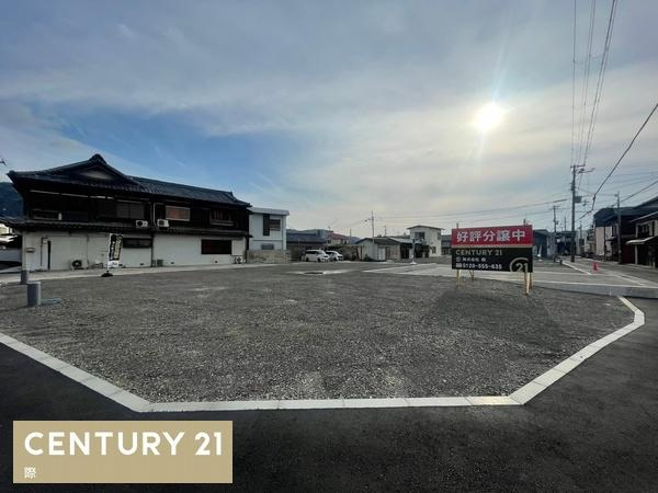 日方分譲地 11号地の前面道路含む現地写真