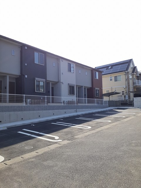 リビングフォレスト.Tの駐車場