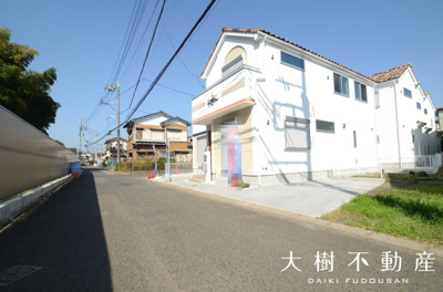 【前面道路含む現地写真】 | 綾瀬市上土棚中2丁目 新築戸建て 全5棟　【仲介手数料無料】