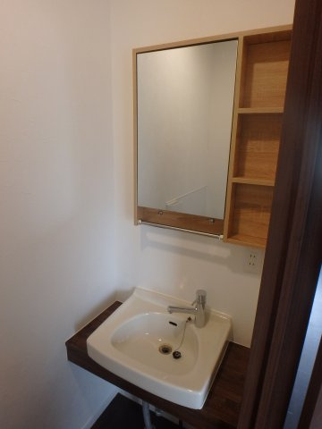 R5年リノベ東町借家のその他|東町　リノベ東町借家2F　1LDK　トイレ洗面