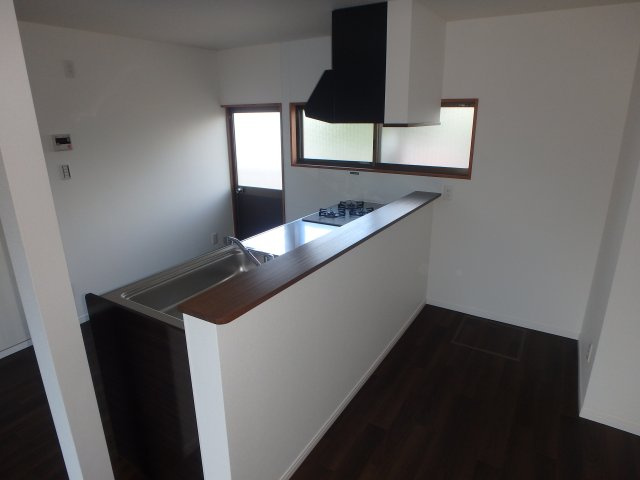 R5年リノベ東町借家のキッチン|東町　リノベ東町借家2F　1LDK　キッチン