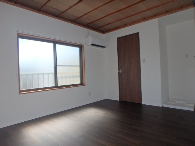 R5年リノベ東町借家の居間・リビング|東町　借家2F　1LDK　居間・リビング