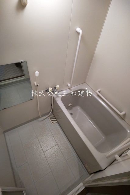 ロワイヤル守屋の浴室|同間取り別室の参考写真です