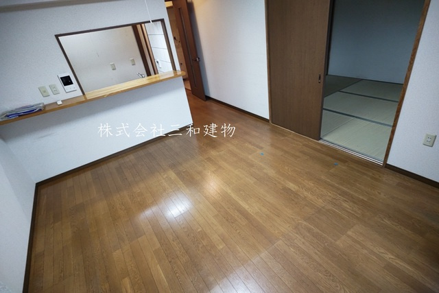 ロワイヤル守屋の居間・リビング
