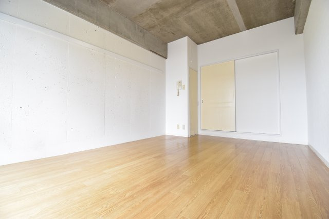 グランソシエ浪速IIの居間・リビング