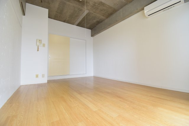 グランソシエ浪速IIの居間・リビング