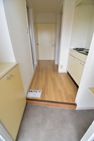 グランソシエ浪速IIの玄関