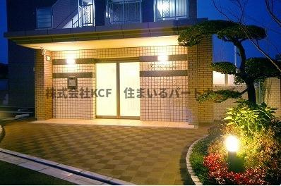 リ・エミネンスのエントランス|ゆとりのあるエントランスです