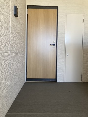 Quadrato綾之町の玄関