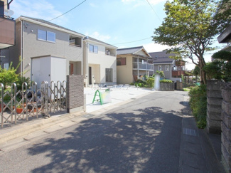 【前面道路含む現地写真】