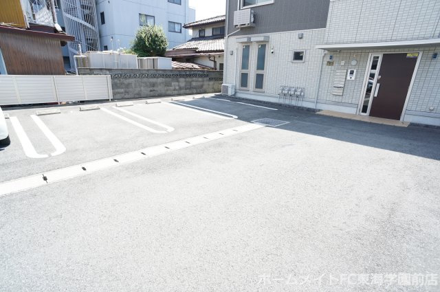 熊本市中央区内坪井町のアパートの駐車場