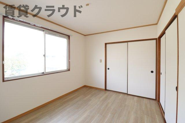 メゾンブランシュ弐番館の洋室|コンパクトで使いやすい洋室です