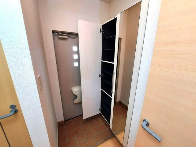 オルキスコートの玄関