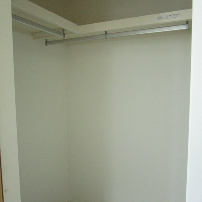 【その他】 | セントラルビレッヂ | 7.5帖洋室のウォークインクローゼット